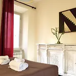 Central Apartment - Walk To Navona - Full Kitchen - Fast Wi-Fi & A-C