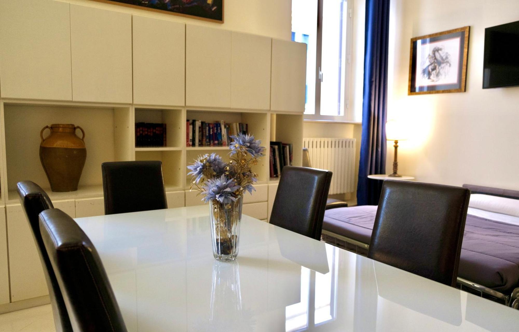 Apartment Central Apartment - Walk To Navona - Full Kitchen - Fast Wi-Fi & A-C *