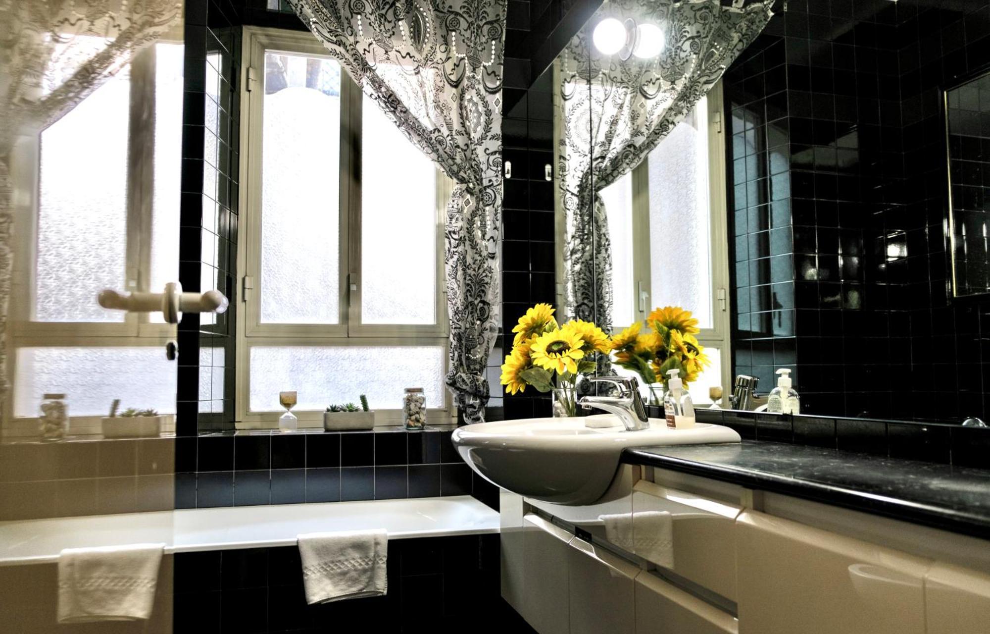 Central Apartment - Walk To Navona - Full Kitchen - Fast Wi-Fi & A-C * Rom
